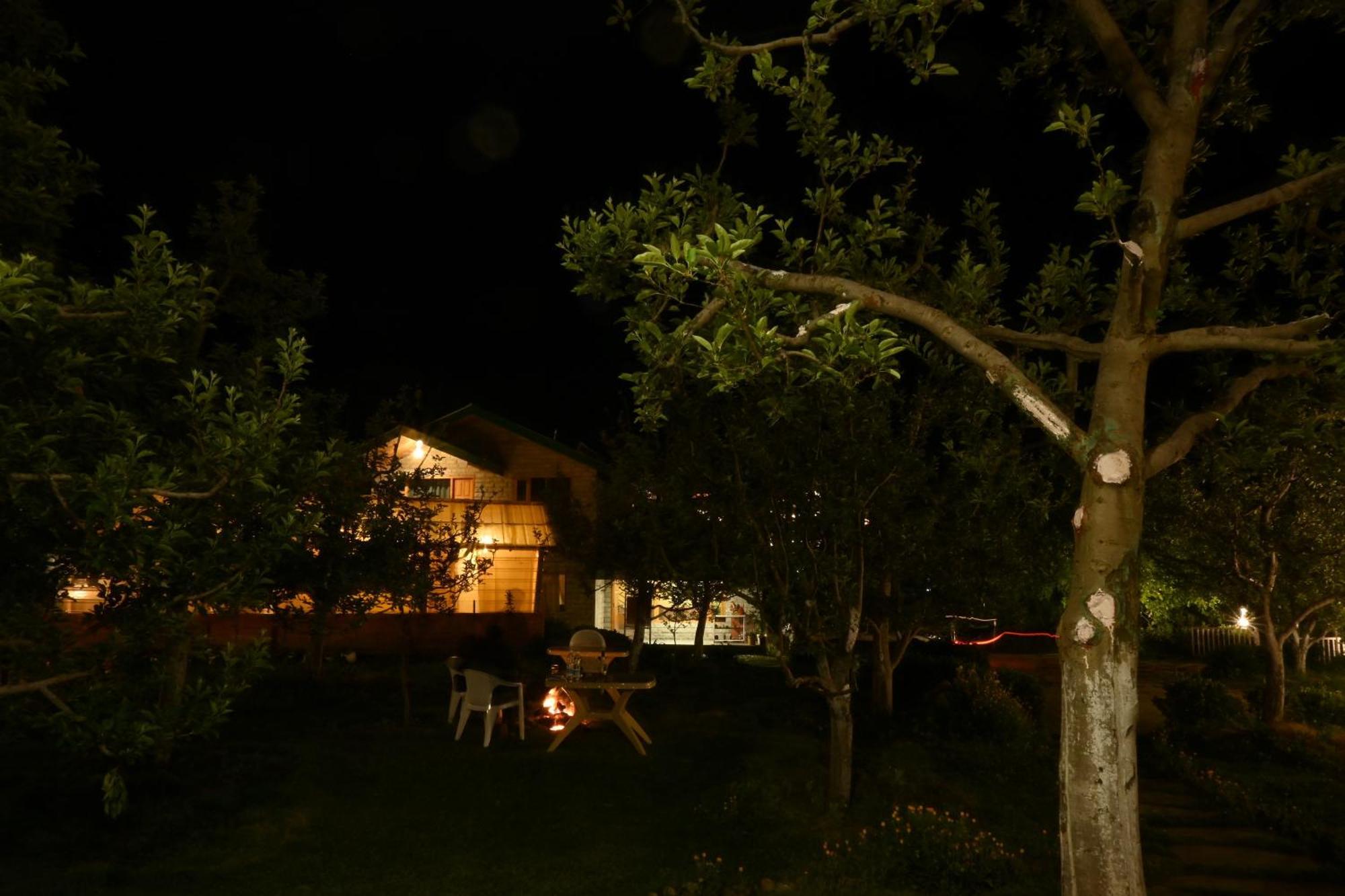Cascade Mountain Retreat Manali Panzió Kültér fotó