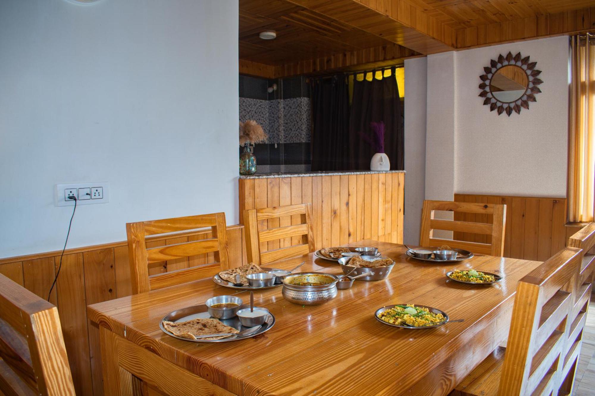 Cascade Mountain Retreat Manali Panzió Kültér fotó