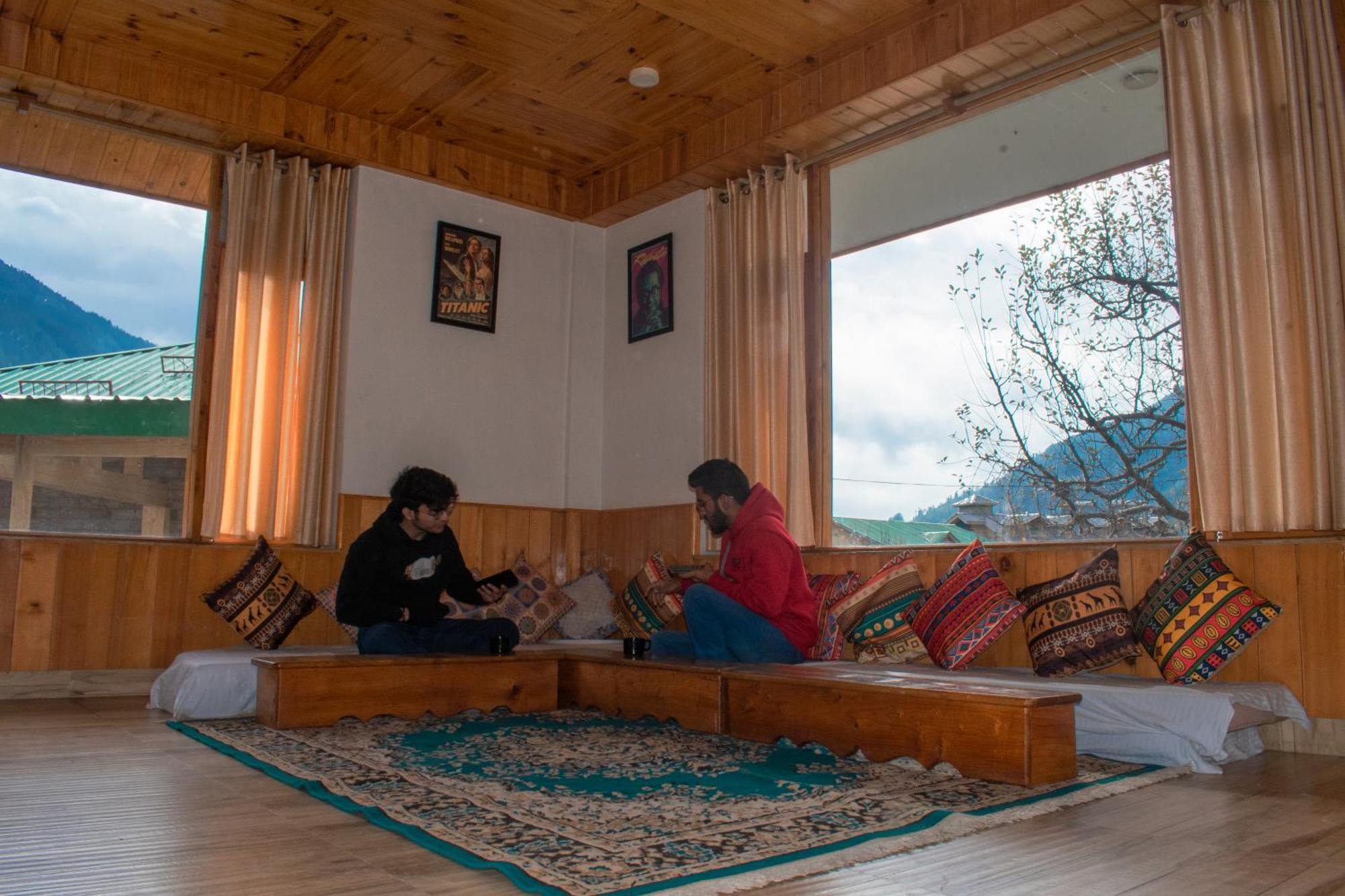 Cascade Mountain Retreat Manali Panzió Kültér fotó